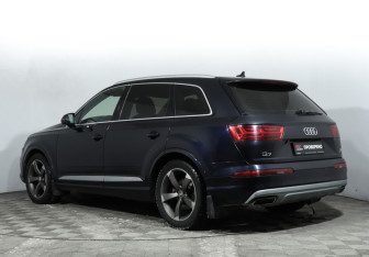 Подержанный автомобиль Audi Q7 2016 года (7 фото)