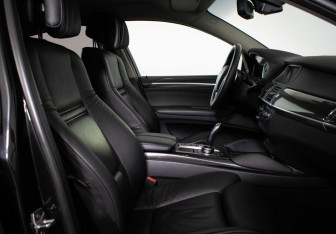 Подержанный автомобиль BMW X6 2010 года (11 фото)