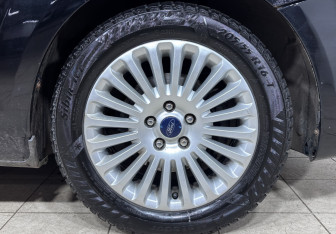 Подержанный автомобиль Ford Focus Hatchback 2010 года (9 фото)