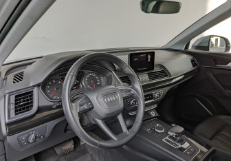 Подержанный автомобиль Audi Q5 2019 года (13 фото)