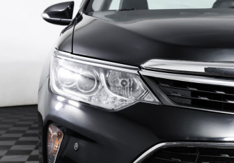 Подержанный автомобиль Toyota Camry Sedan 2017 года (23 фото)
