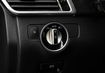 Подержанный автомобиль Mercedes-Benz GLE 2016 года (17 фото)