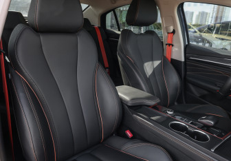 Подержанный автомобиль Omoda S5 GT 2024 года (8 фото)