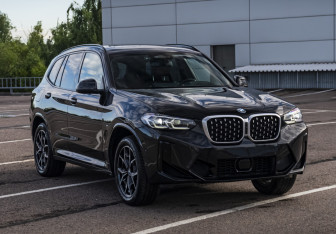 Подержанный автомобиль BMW X3 2023 года (3 фото)