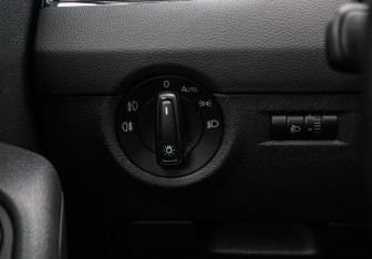 Подержанный автомобиль Skoda Octavia Liftback 2014 года (17 фото)