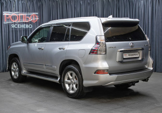 Подержанный автомобиль Lexus GX 2016 года (7 фото)