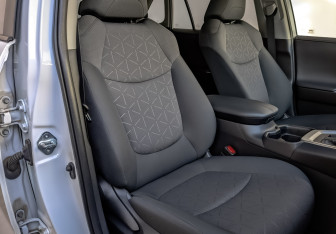 Подержанный автомобиль Toyota RAV4 2021 года (22 фото)