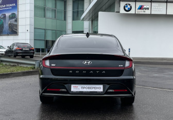 Подержанный автомобиль Hyundai Sonata 2019 года (6 фото)