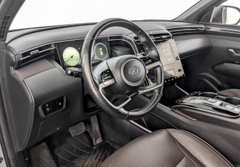 Подержанный автомобиль Hyundai Tucson 2022 года (16 фото)