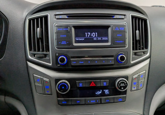 Подержанный автомобиль Hyundai H-1 2021 года (3 фото)