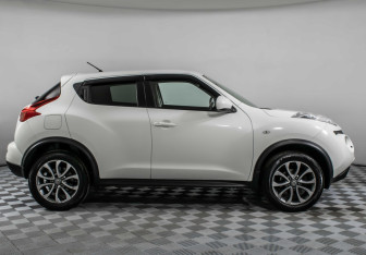 Подержанный автомобиль Nissan Juke 2013 года (4 фото)