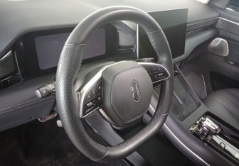 Подержанный автомобиль AITO M7 2023 года (12 фото)
