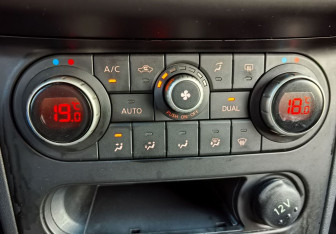 Подержанный автомобиль Nissan Qashqai 2011 года (15 фото)