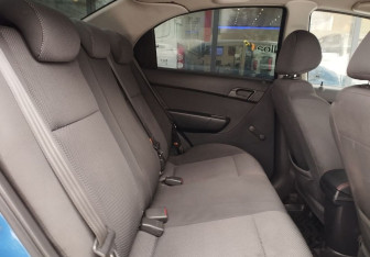 Подержанный автомобиль Chevrolet Aveo Sedan 2010 года (11 фото)