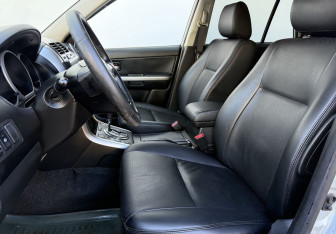 Подержанный автомобиль Suzuki Grand Vitara 2010 года (10 фото)