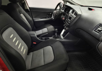 Подержанный автомобиль Kia Ceed Hatchback 2013 года (9 фото)