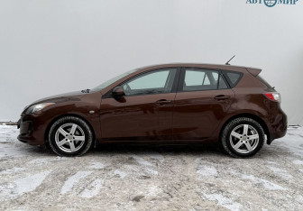 Подержанный автомобиль Mazda 3 Hatchback 2013 года (8 фото)