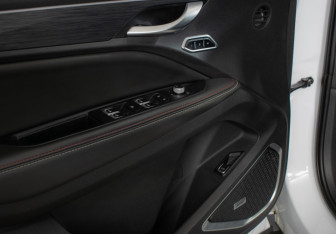 Подержанный автомобиль Geely Tugella 2022 года (18 фото)