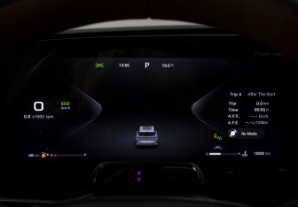 Подержанный автомобиль Exeed RX 2023 года (11 фото)