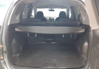 Подержанный автомобиль Toyota RAV4 2007 года (13 фото)