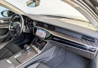 Подержанный автомобиль Audi A6 Sedan 2021 года (11 фото)