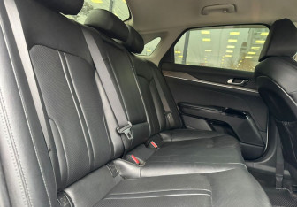 Подержанный автомобиль Kia K5 2020 года (11 фото)