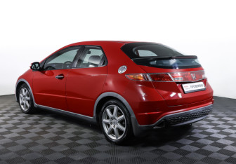 Подержанный автомобиль Honda Civic Hatchback 2008 года (7 фото)