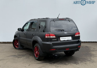 Подержанный автомобиль Ford Escape 2009 года (7 фото)