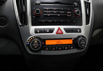 Подержанный автомобиль Kia Ceed Hatchback 2009 года (18 фото)