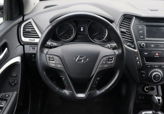 Подержанный автомобиль Hyundai Santa Fe 2015 года (13 фото)