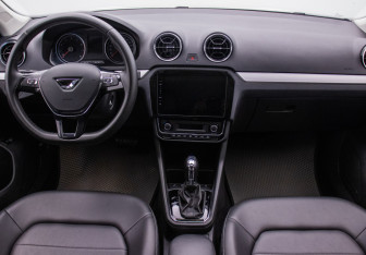 Подержанный автомобиль Jetta VA3 2022 года (13 фото)