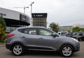 Подержанный автомобиль Hyundai ix35 2012 года (3 фото)