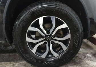 Подержанный автомобиль Nissan Terrano 2014 года (9 фото)