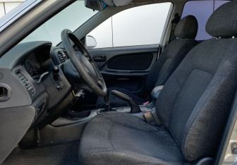 Подержанный автомобиль Hyundai Sonata 2007 года (17 фото)