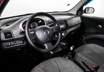 Подержанный автомобиль Nissan Micra Hatchback 2006 года (12 фото)