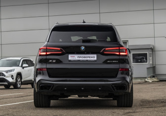 Подержанный автомобиль BMW X5 2020 года (8 фото)