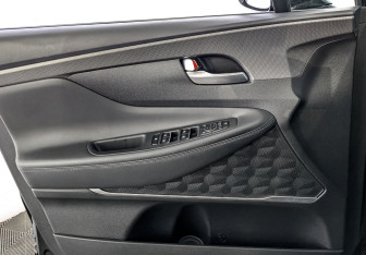 Подержанный автомобиль Hyundai Santa Fe 2020 года (19 фото)