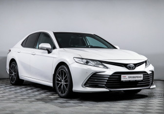 Подержанный автомобиль Toyota Camry Sedan 2021 года (3 фото)