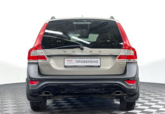 Подержанный автомобиль Volvo XC70 2014 года (6 фото)