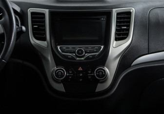 Подержанный автомобиль Changan CS35 2014 года (9 фото)