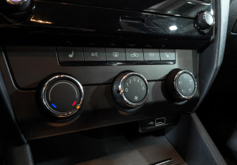 Подержанный автомобиль Skoda Octavia Liftback 2019 года (21 фото)