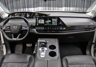 Подержанный автомобиль Changan UNI-K 2023 года (14 фото)