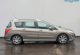 Подержанный автомобиль Peugeot 308 Wagon 2010 года (4 фото)