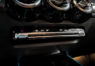 Подержанный автомобиль Mercedes-Benz GLB 2020 года (24 фото)