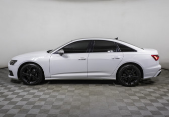 Подержанный автомобиль Audi A6 Sedan 2018 года (8 фото)