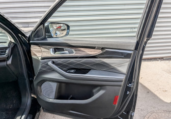 Подержанный автомобиль Exeed VX 2023 года (24 фото)