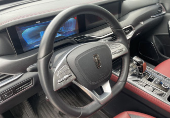 Подержанный автомобиль FAW Bestune T77 2022 года (14 фото)