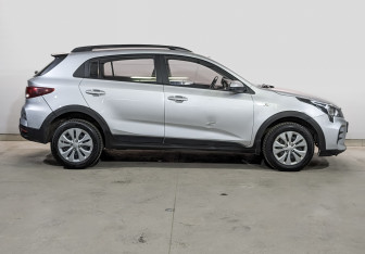 Подержанный автомобиль Kia Rio Hatchback 2021 года (4 фото)
