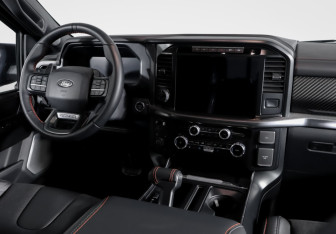 Подержанный автомобиль Ford F-150 2024 года (12 фото)