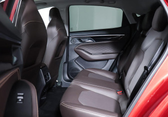 Подержанный автомобиль JAC J7 2021 года (20 фото)